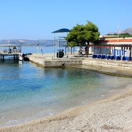 Beachfront Family-Friendly House With Hot Tub Cavtat, Dubrovnik - 22828 Casa vacanze Cavtat