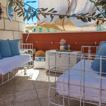Beachfront Family-friendly House With Hot Tub Cavtat, Dubrovnik - 22828 * 察夫塔特